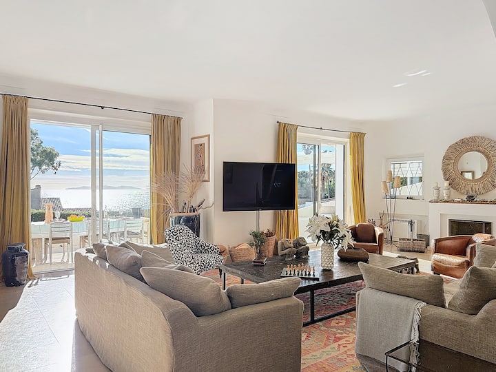 Villa Pieds Dans L’eau Sur La Côte D’azur - Le Lavandou