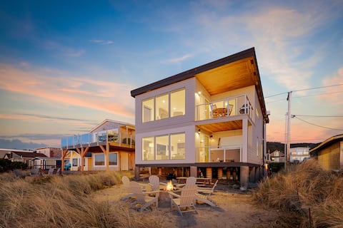 Rockaway Beach | Beach Access, Hot Tub & Fire Pit