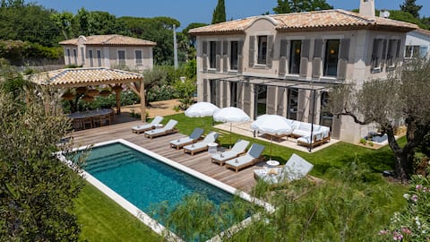 Maisons Amore: Luxury & Serenity, Beach and Pool