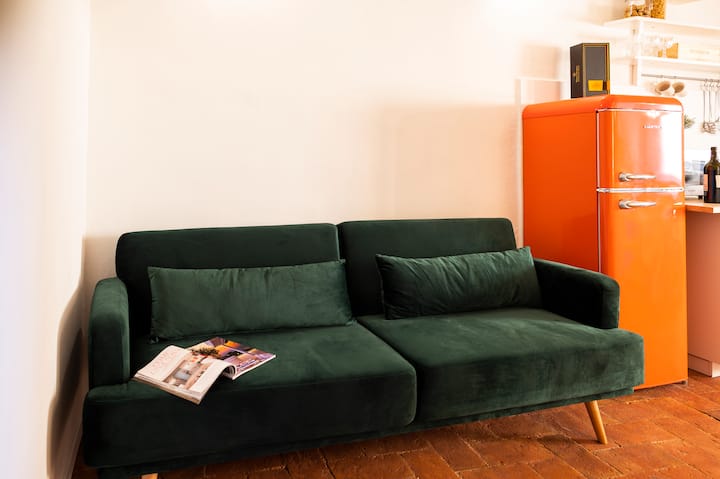 Orange Tuscany Flat - San Miniato