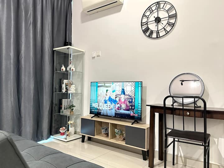 Emgrace/near Austin/aeontebrau/ikea Toppen/netflix - Ulu Tiram