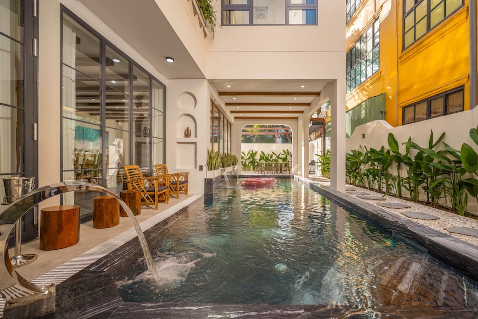 Top-earning Airbnb listing in Đà Nẵng, 8 bedrooms