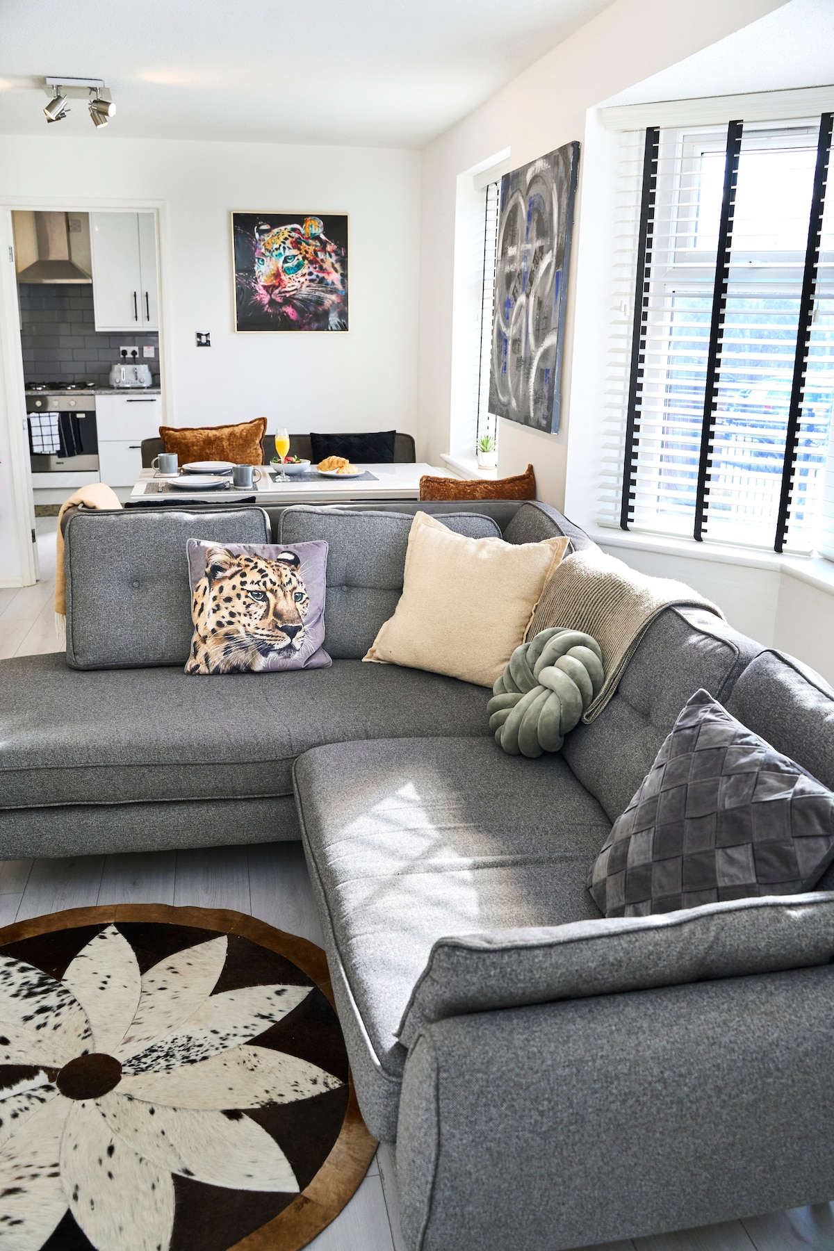 Top performing Airbnb: City Escape: Parking, Workspace, Fast Wifi, Centre in Manchester