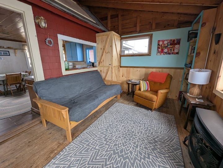 Sandy River Beach Cottage - Columbia Falls, ME