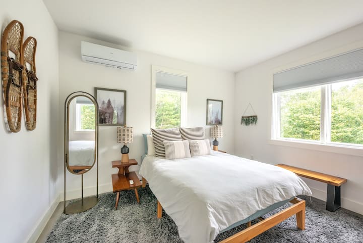 Bračni krevet (1,6x2) na glavnom katu