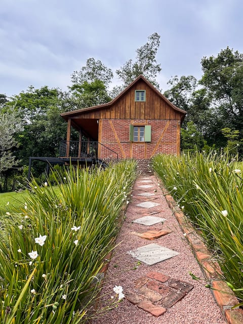 Chalet with hydro, fireplace, breakfast and grill