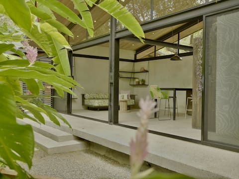 Modern Guesthouse in Hacienda Iguana