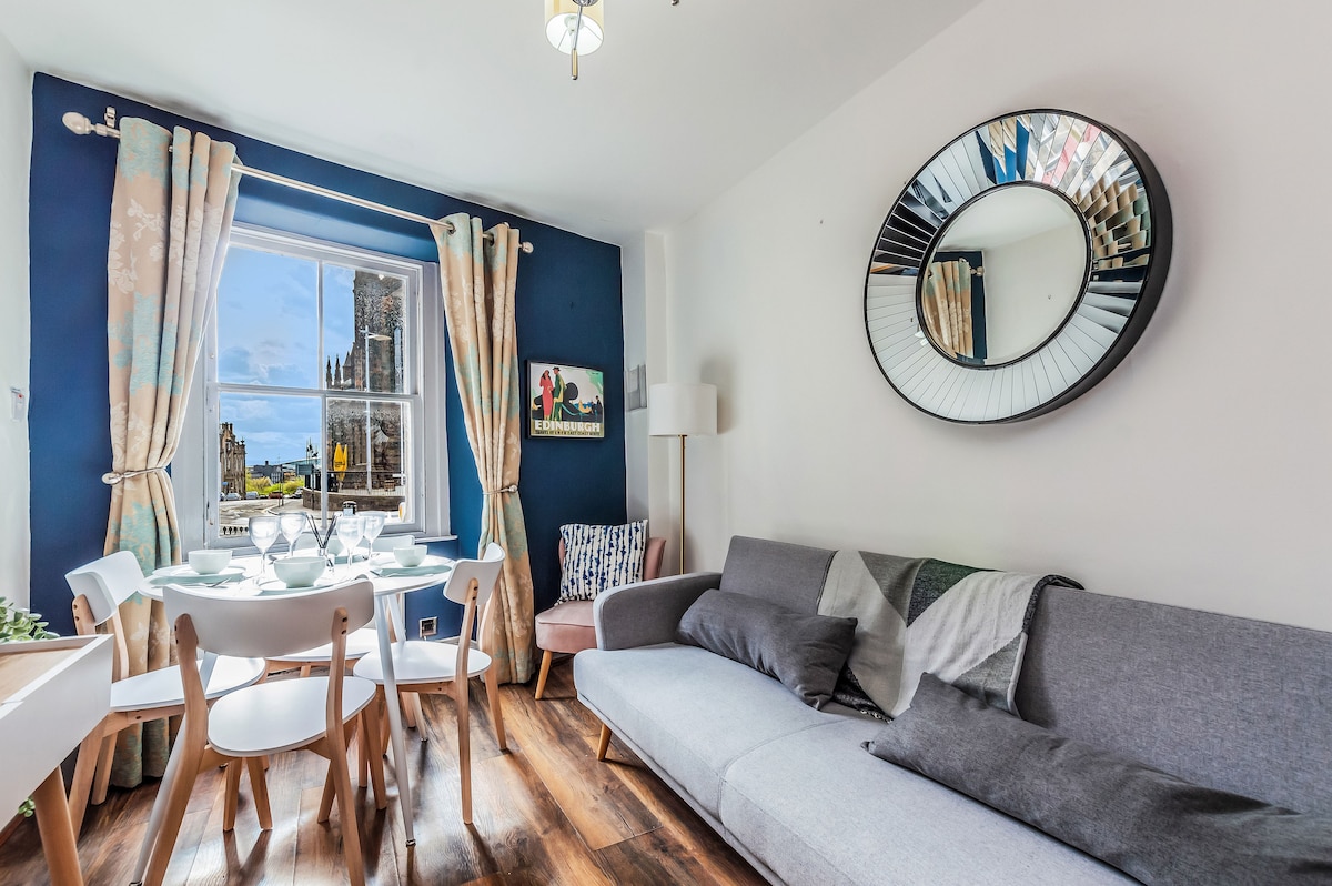 Cozy Apt at Edinburgh Castle, Parking - Apartments for Rent in ...