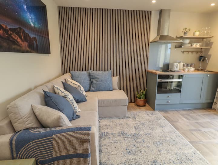 Dorset Stay: Coast & Countryside - Burton Bradstock