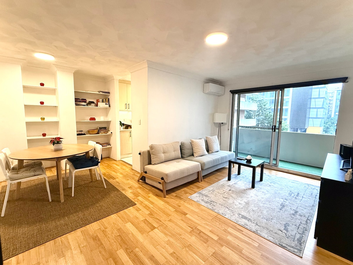 Popular Airbnb listing: 2 Bedrooms Central Location Parramatta in Parramatta