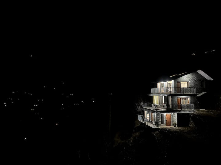 The Boonies - 3-room Retreat With Jacuzzi - Narkanda