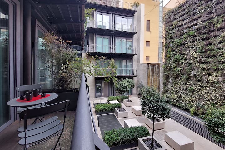 Contemporary duplex in the heart of Monti
