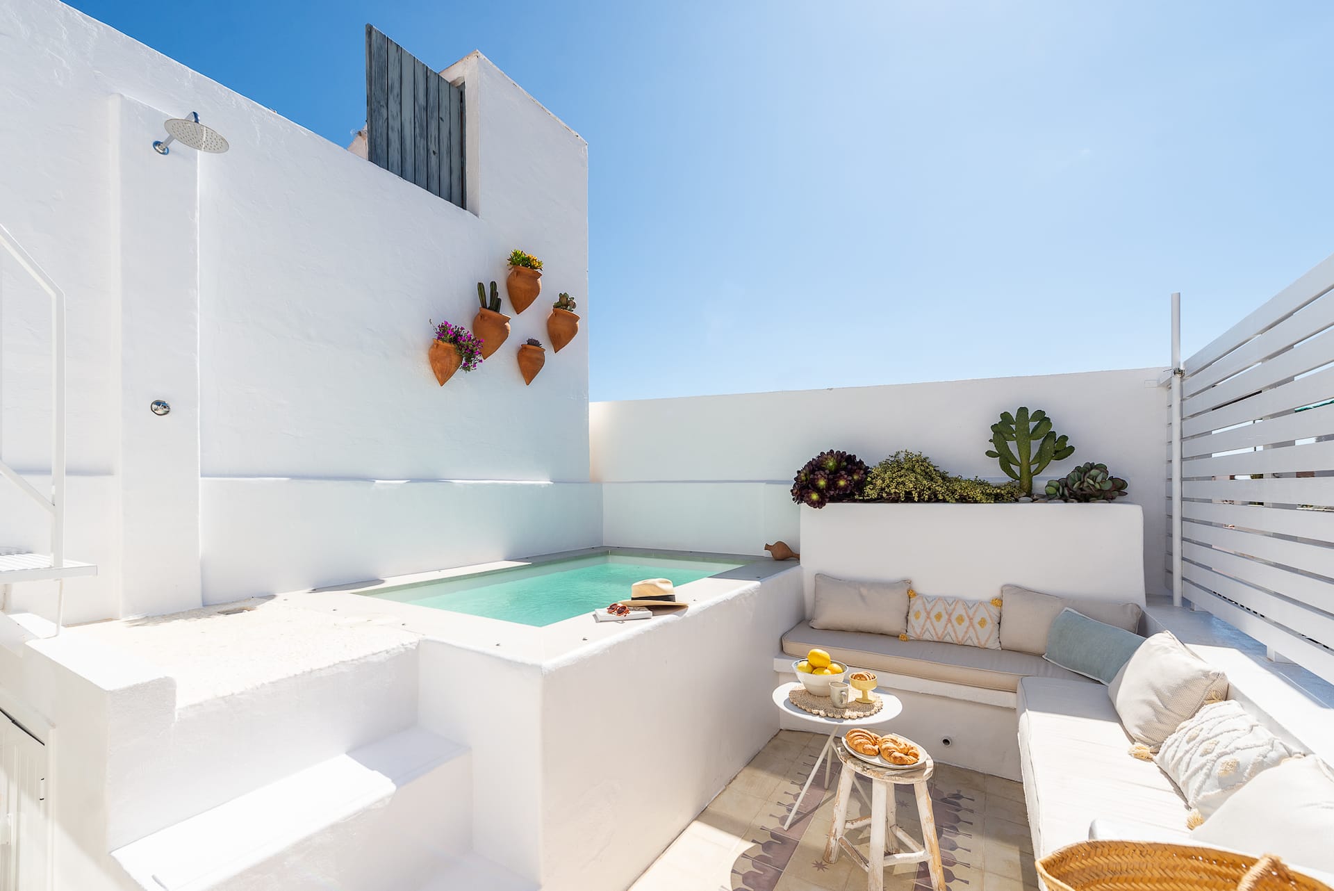 The Pearl of Pueblo ~ Luxury, Pool & Sea Views