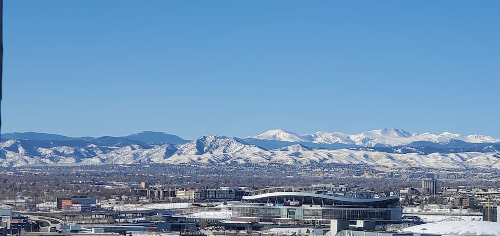 *16 Shower Head Steam shower! Insane mtn. views! gallery image 2