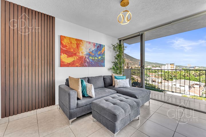 Cozy, Modern, Upscale Apt W/views, Pool, Gym, A/c - San Salvador (El Salvador)