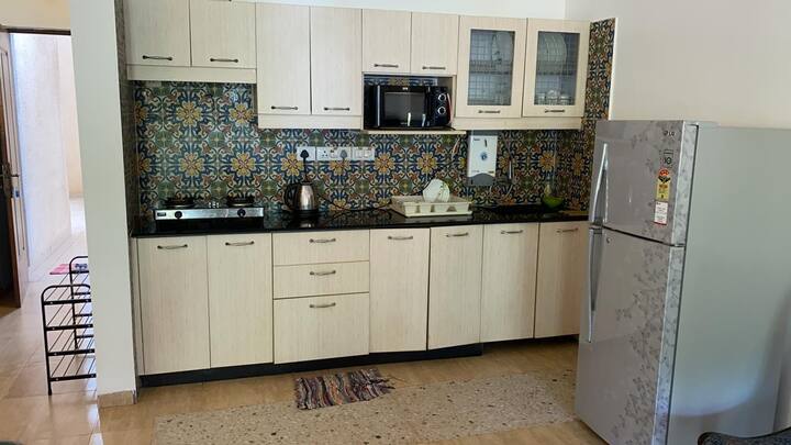 Full kitchen image 2