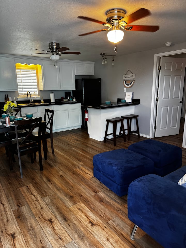 Cozy & Efficient Unit- Upstairs - Harlingen, TX