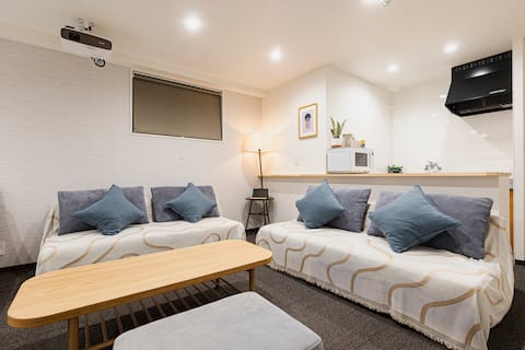 Latre Hakata 2 - Central Studio with Projector