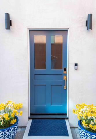 Escape to Manhattan Beach gallery image 3