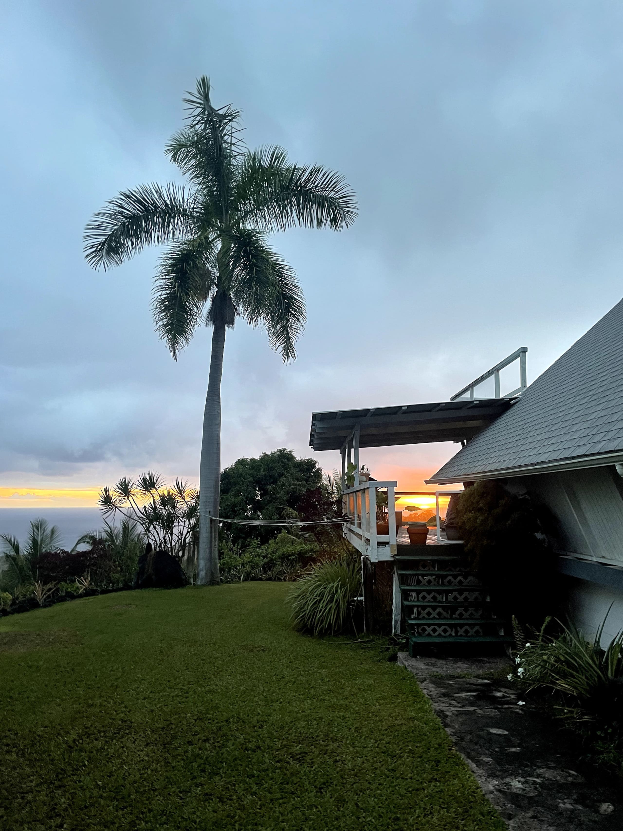 Charming farmhouse with huge oceanview patio lanai - Image 45