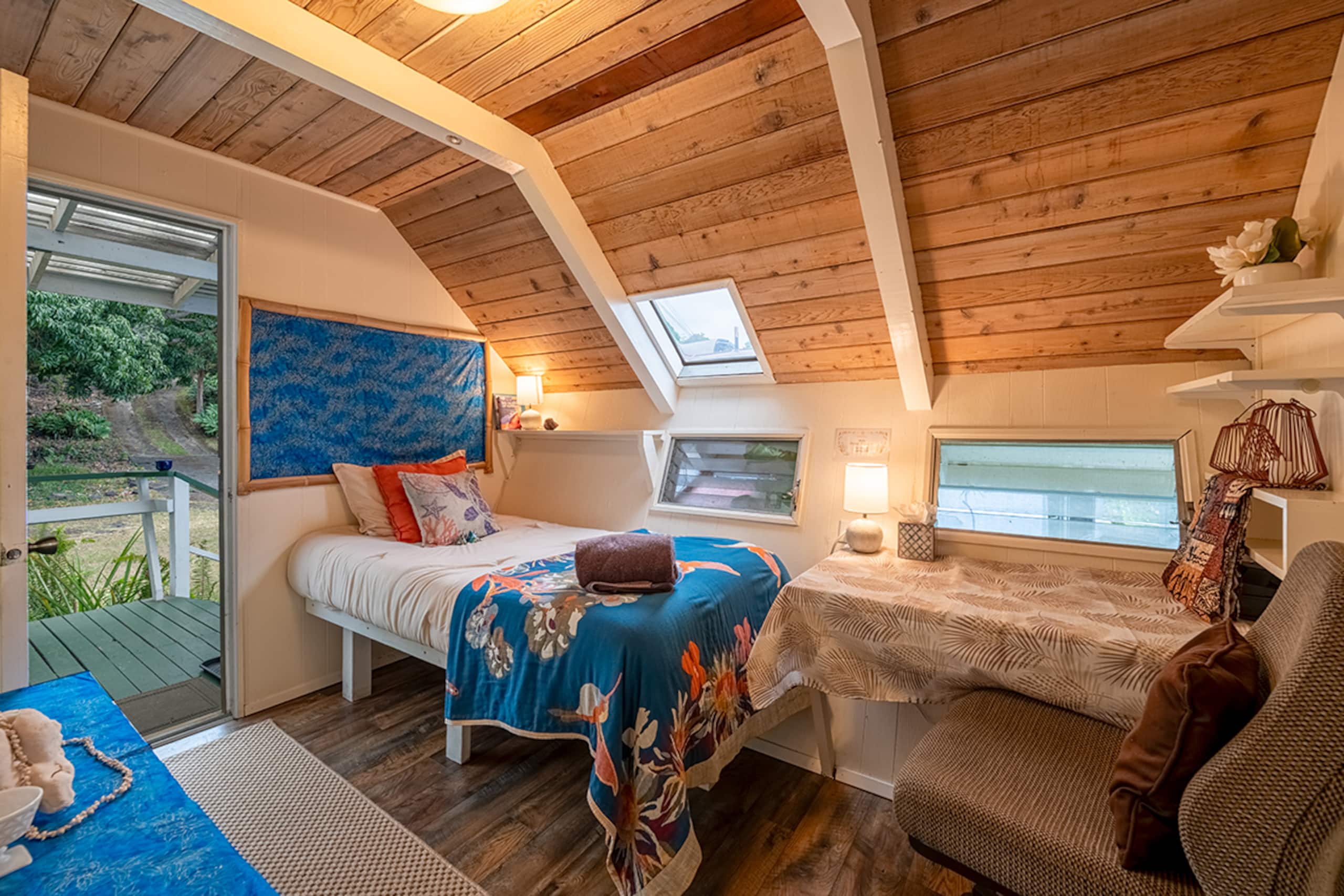 Charming farmhouse with huge oceanview patio lanai - Image 25