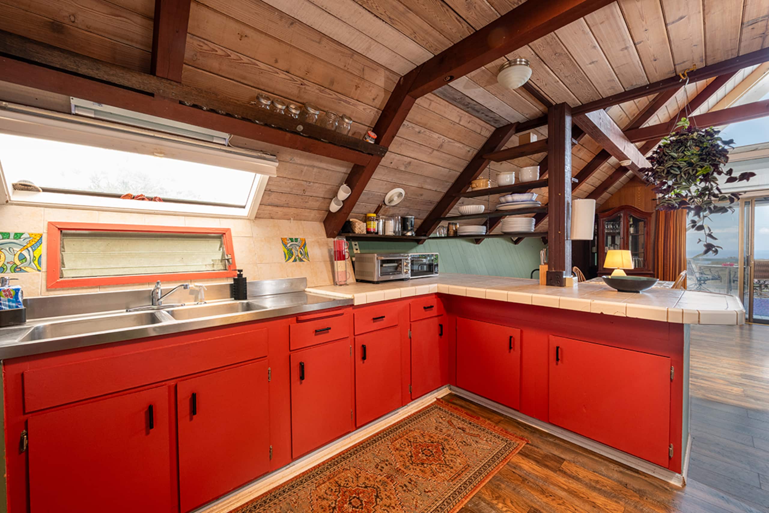 Charming farmhouse with huge oceanview patio lanai - Image 8