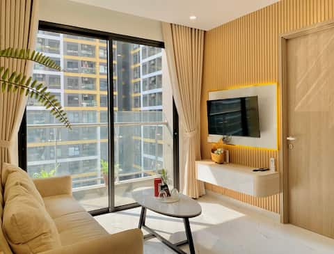 2 Bedrooms + 2 Bathrooms Solari opposite Golden Eagle Square