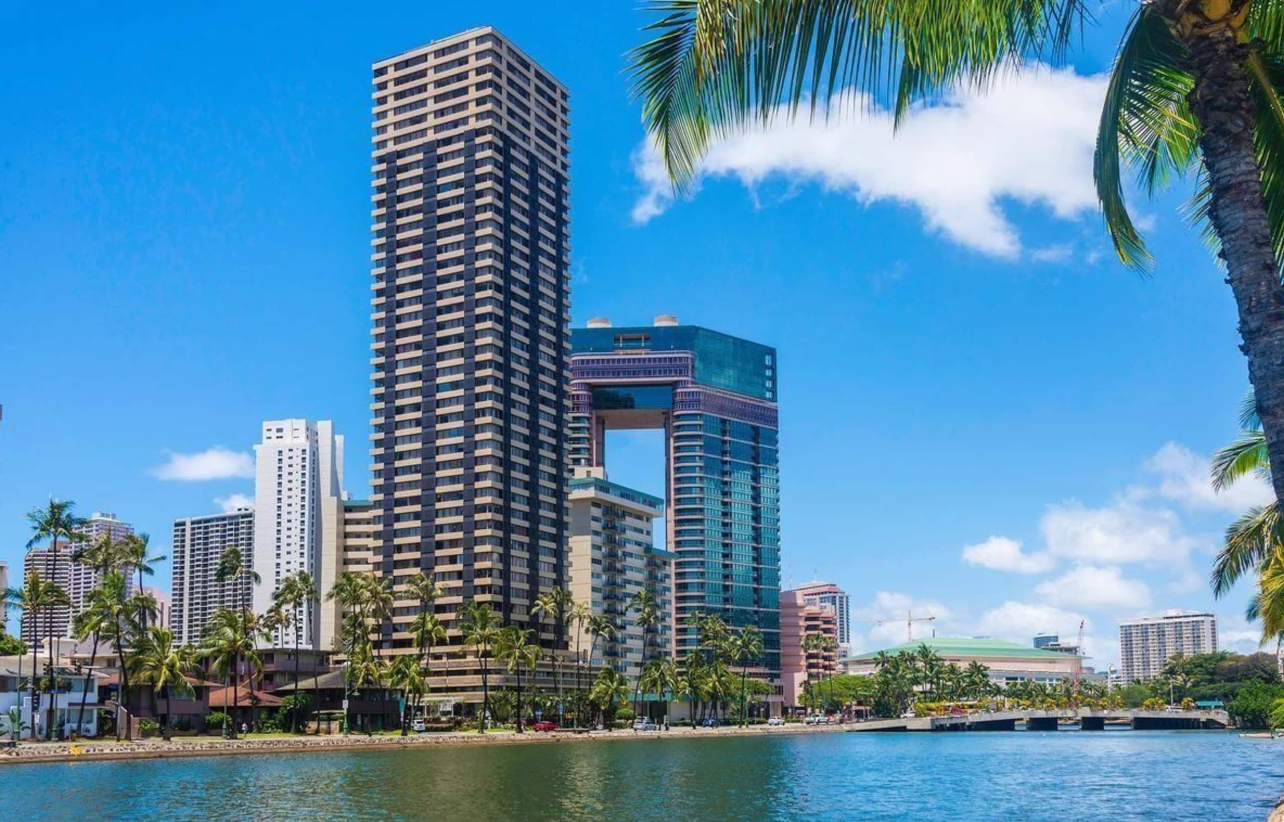 Condo in Honolulu · ★4.97 · 1 bedroom · 1 bed · 1 private bath - Image 27