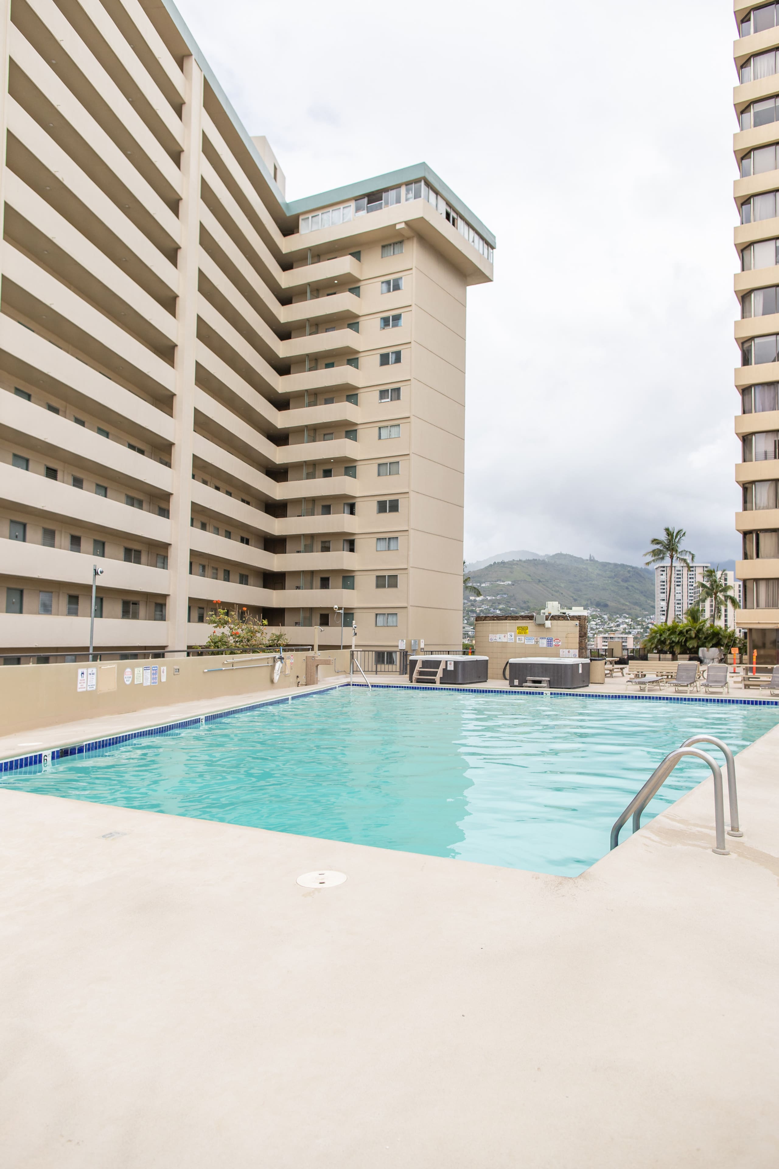 Condo in Honolulu · ★4.97 · 1 bedroom · 1 bed · 1 private bath - Image 28