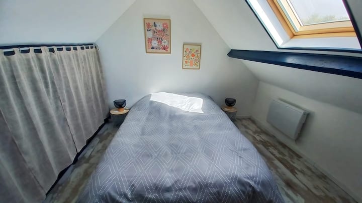 Ოთახი ორადგილიანი საწოლით 