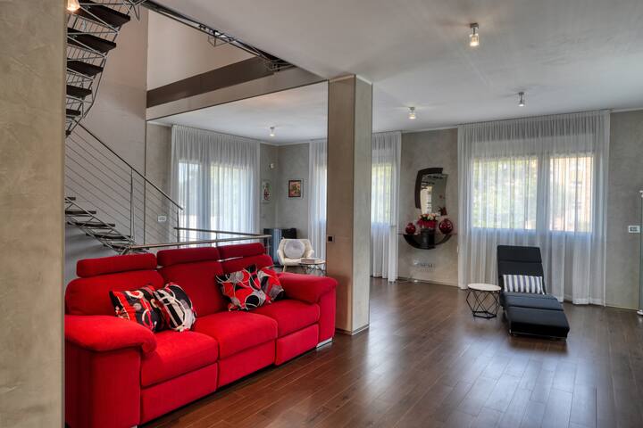 Villa moderna vicino alla spiaggia [Free parking] gallery image 2