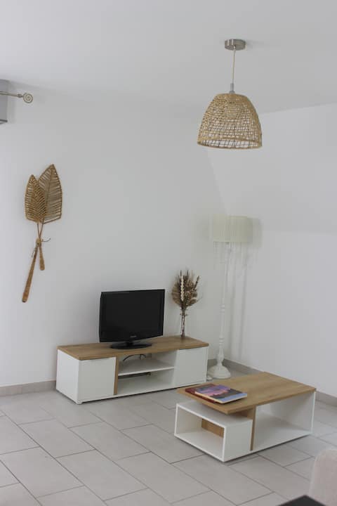 Top Airbnb: Close to Sanctuary & Station, 6 people, bright in Lourdes