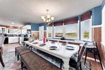 Private Dock-8 lake acres, Hot tub, Hike, Fire Pit