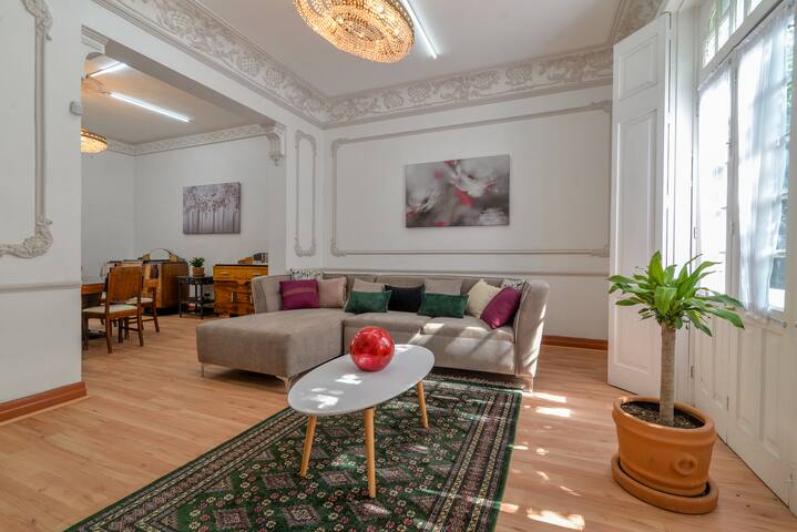 Big Colonial House 4 Groups | Terrace | Roma Norte gallery image 2