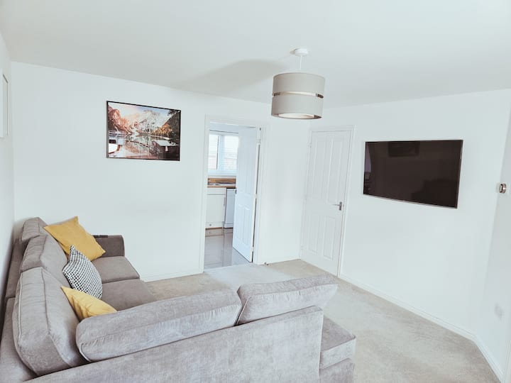Dartford - Spacious 2 Bedroom House, London Zone 8 - Dartford