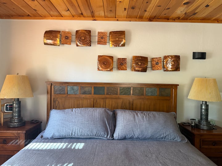 Ძირითადი საწოლი 152 × 203 სმ
Ლეიბის გამათბობელი
