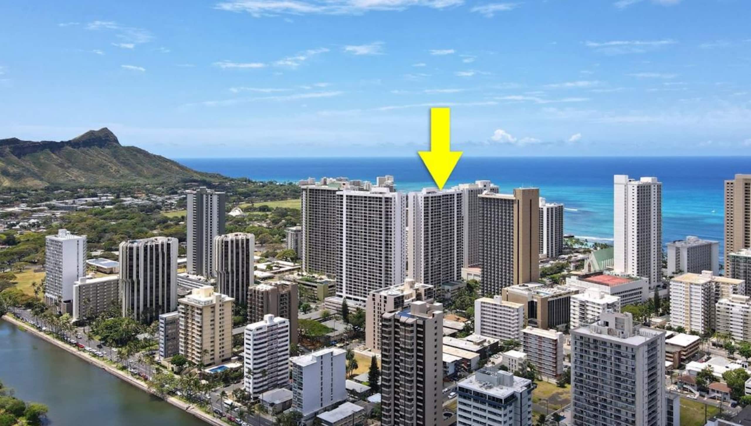 Condo in Honolulu · ★4.86 · 1 bedroom · 3 beds · 1 private bath - Image 27