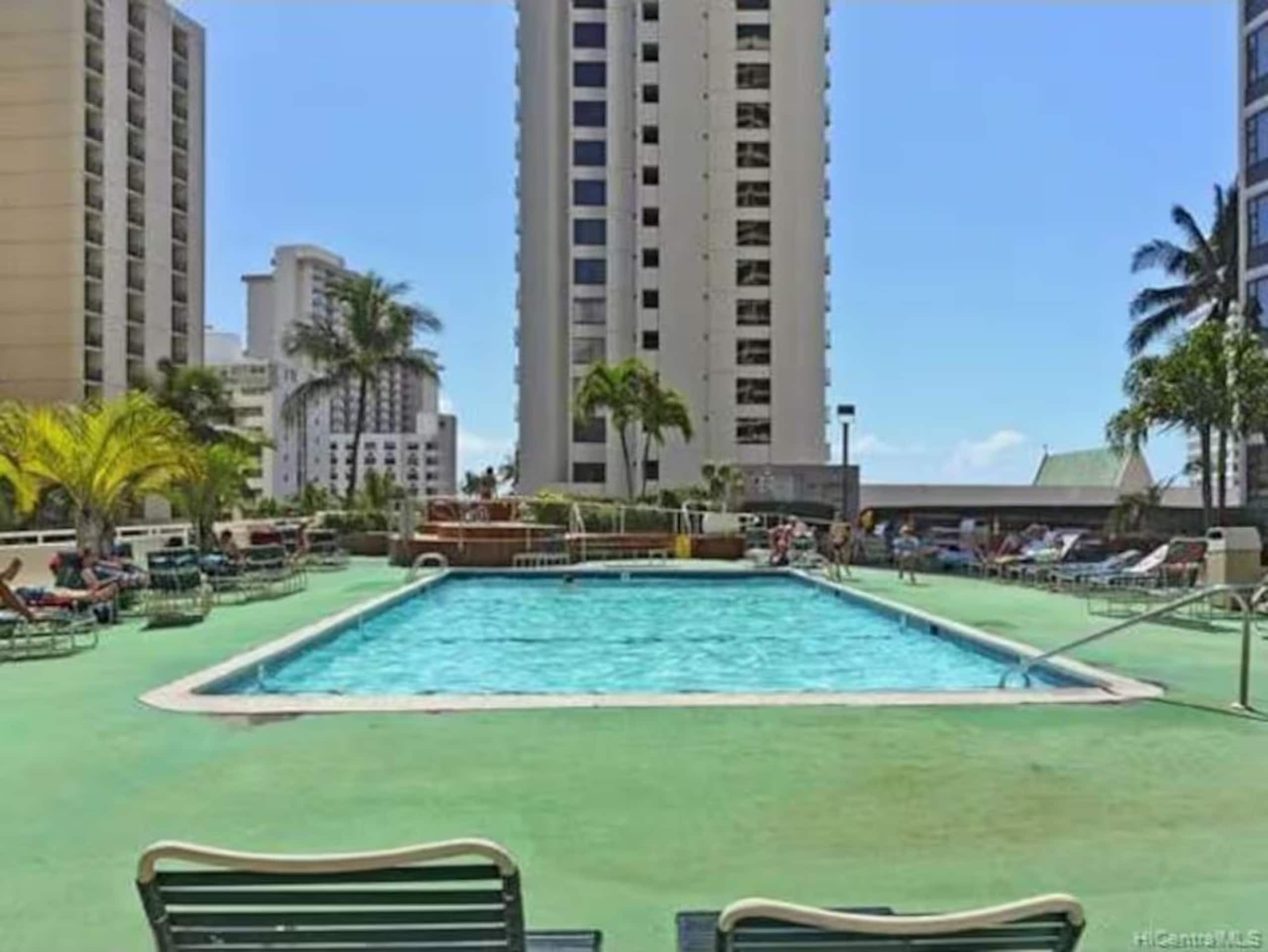 Condo in Honolulu · ★4.86 · 1 bedroom · 3 beds · 1 private bath - Image 26