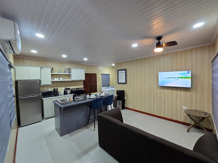 Private 1 Bed with Beach Access in Caye Caulker