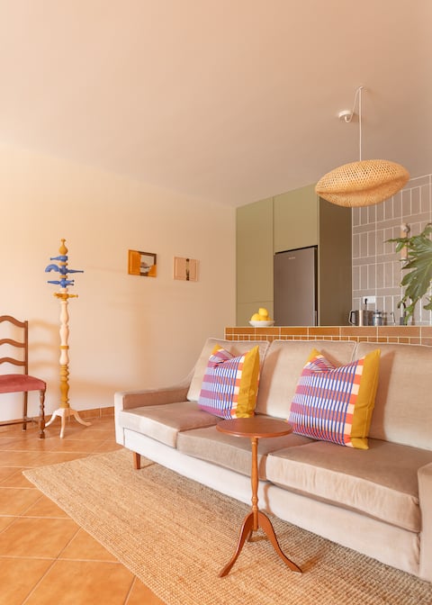 Top Airbnb: Peaceful & Relaxing Coastal Suite - Boutique BnB in Caldas Da Rainha