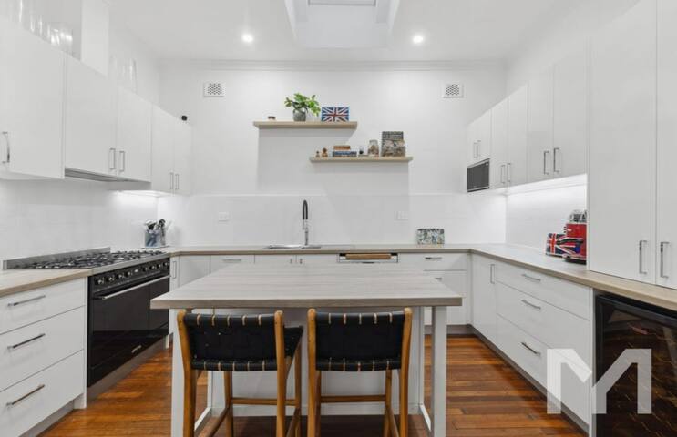 Charming Oasis getaway gallery image 5