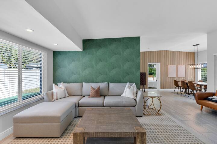 Paradise Cove: Heated Pool and Modern Luxury gallery image 4