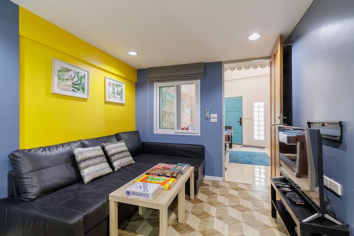 Stylish 4BR in Sukhumvit | Foosball + Pool Table gallery image 5