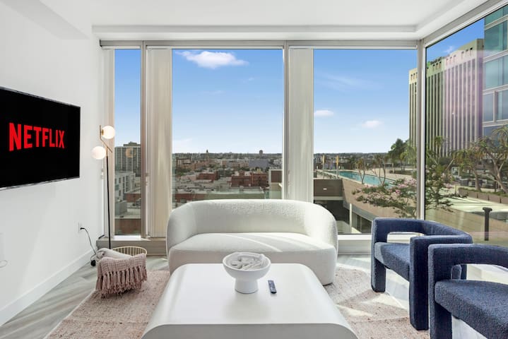 High-rise View, Free Parking 2 Bedroom | Koreatown