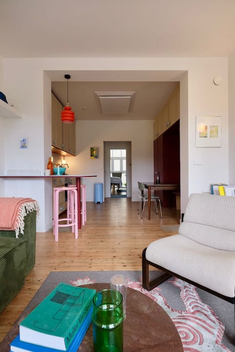 Peaceful apartment with park view