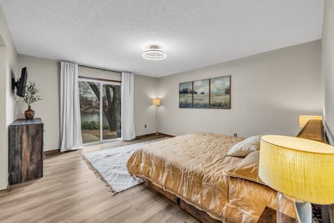 4BR Retreat w/ KING Bed, Hot Tub & Prime Location