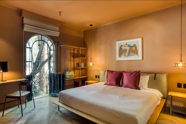 Iconic Art Deco Gem | 4 Suites & Rooftop | Condesa gallery image 4