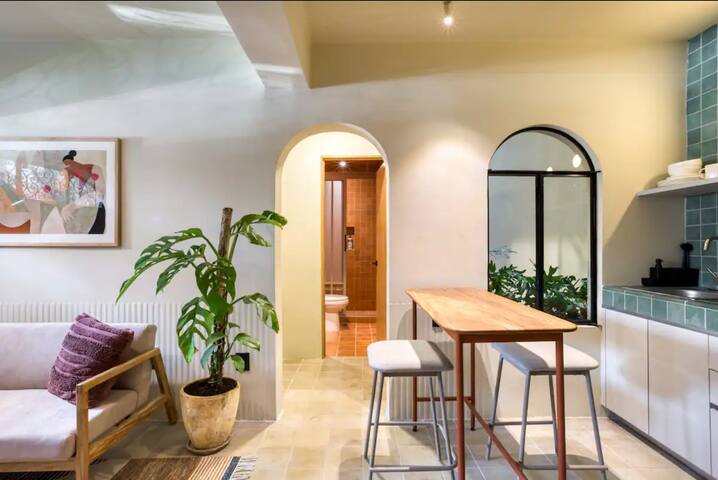 Iconic Art Deco Gem | 4 Suites & Rooftop | Condesa gallery image 5