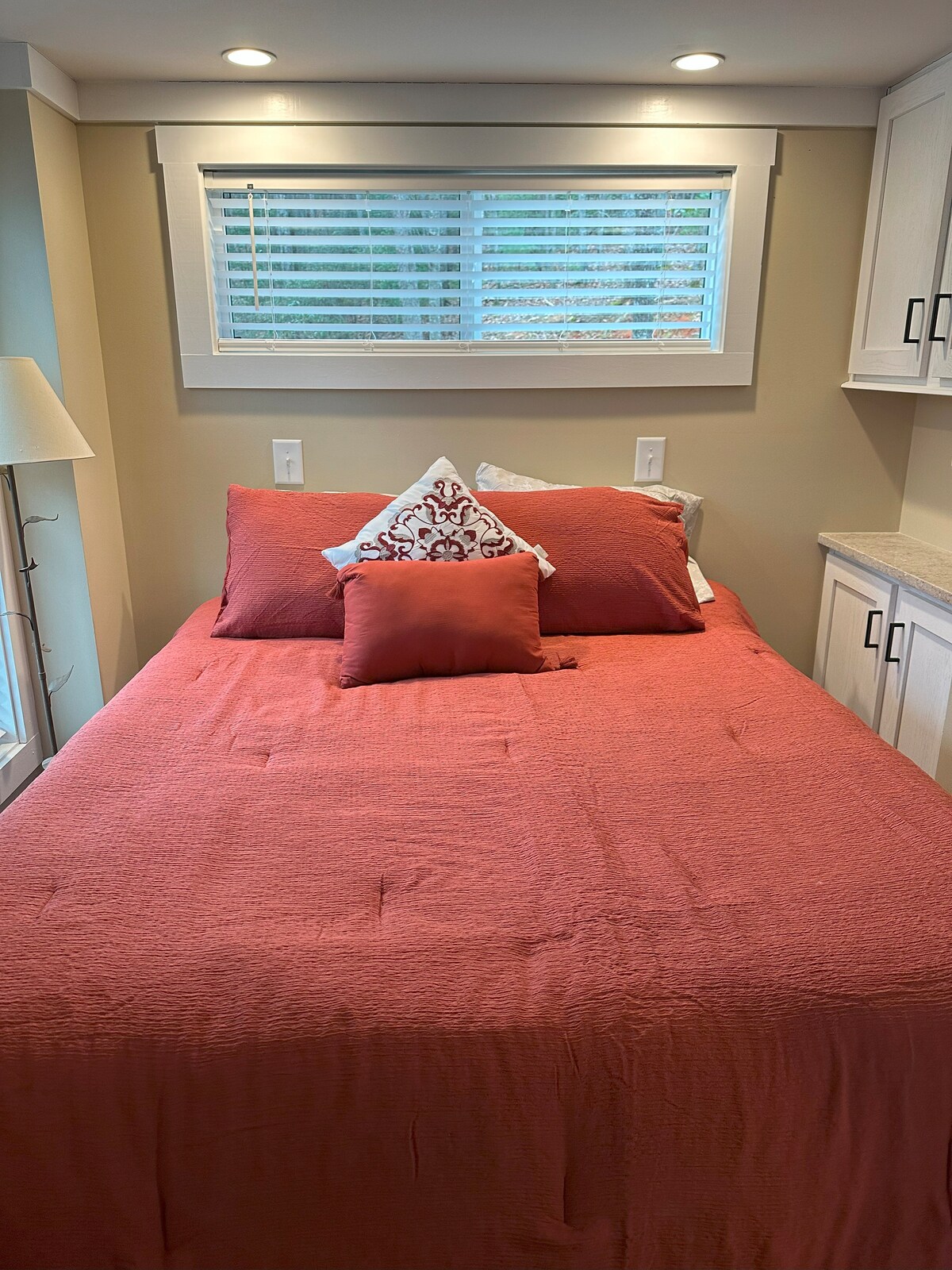 Bračni krevet u prizemlju