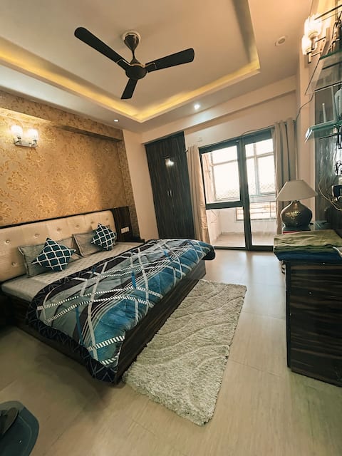 Namah 2BHK Resort Homestay-4 Mins from Prem mandir